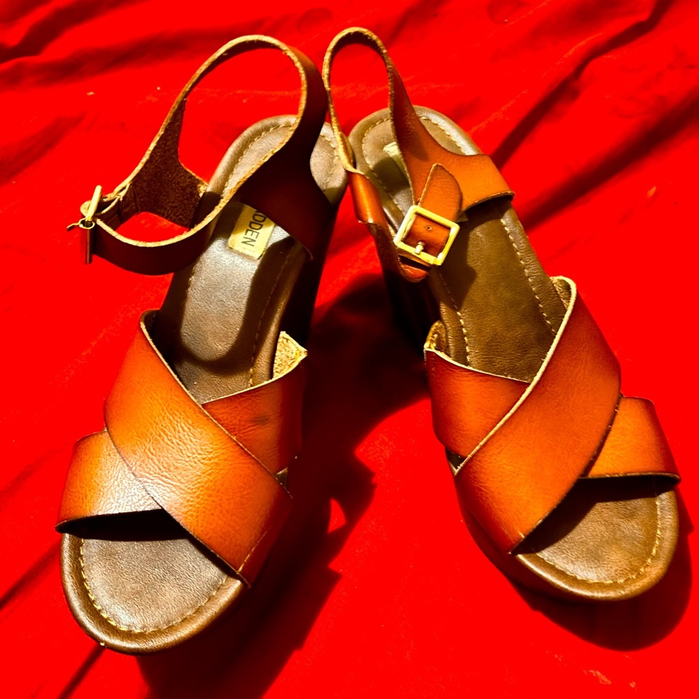 Steve Madden Wedges in Dark Cognac Size 7.5